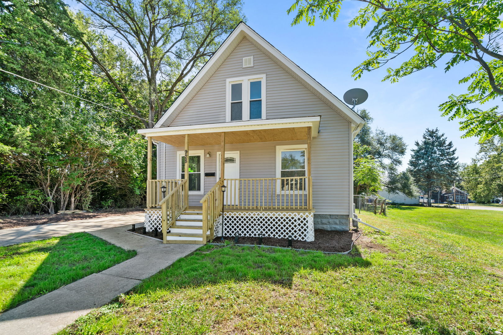 928 Lincoln Avenue Property Photo 2