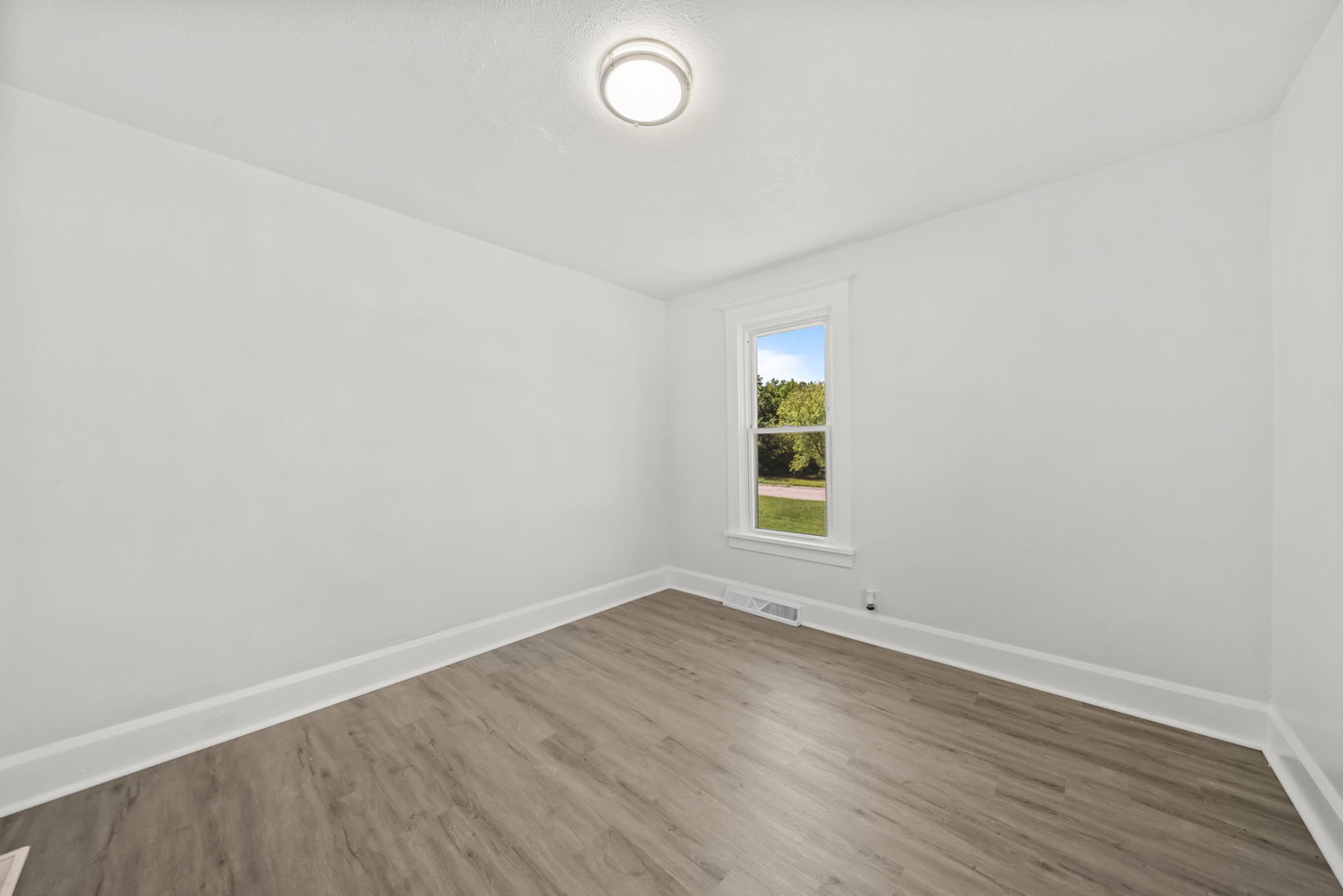 928 Lincoln Avenue Property Photo 18