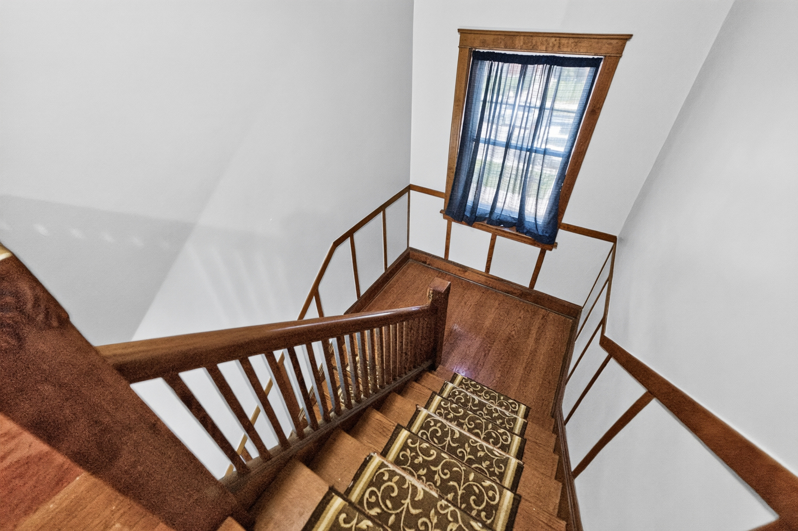 7440 S Paxton Avenue 2 Property Photo 2