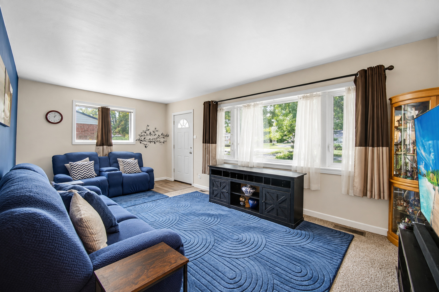17233 Walter Street Property Photo 6