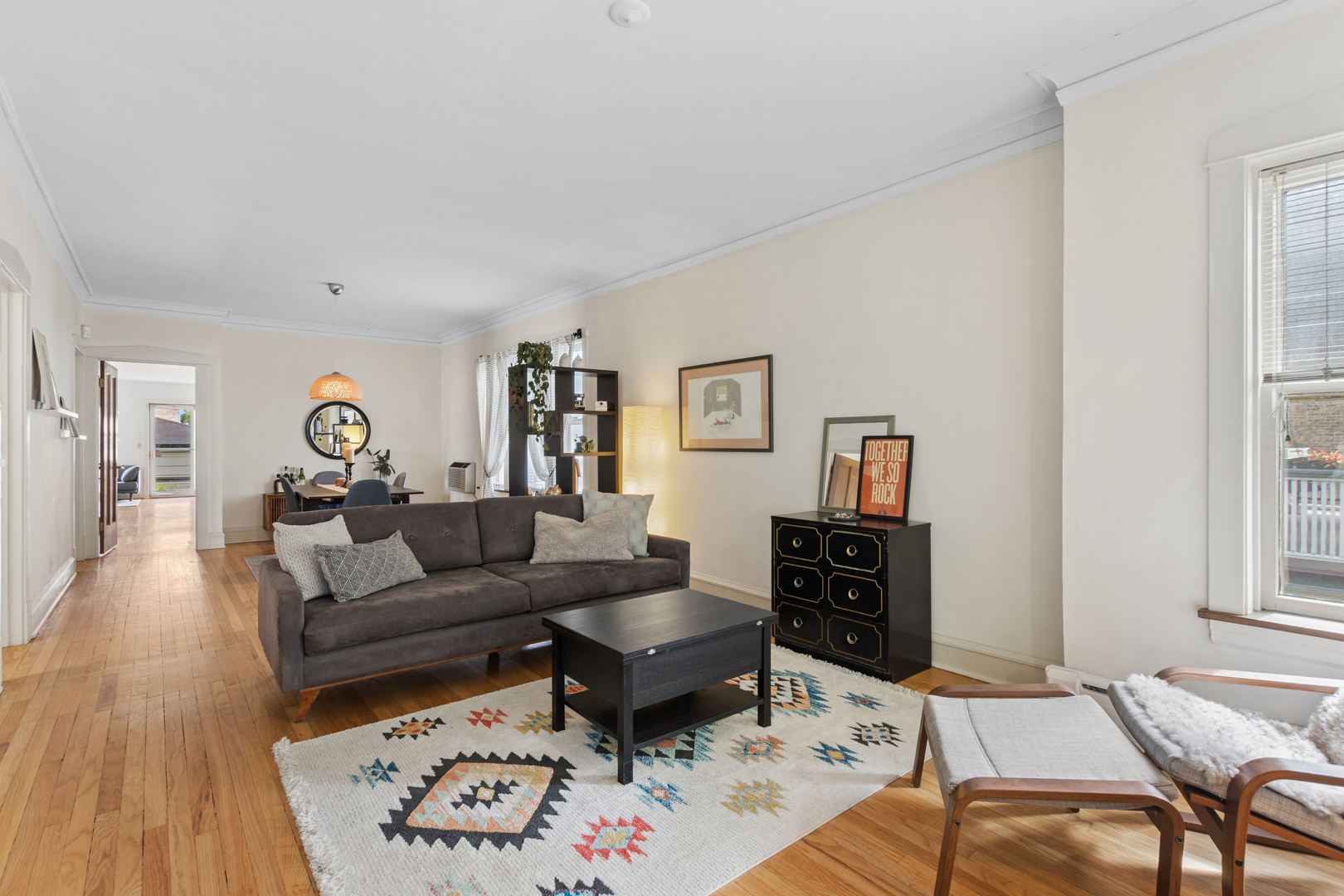 5249 N Sawyer Avenue Property Photo 6