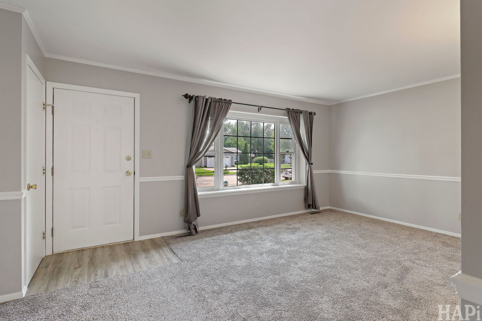 5014 W Greenbrier Drive Property Photo 4