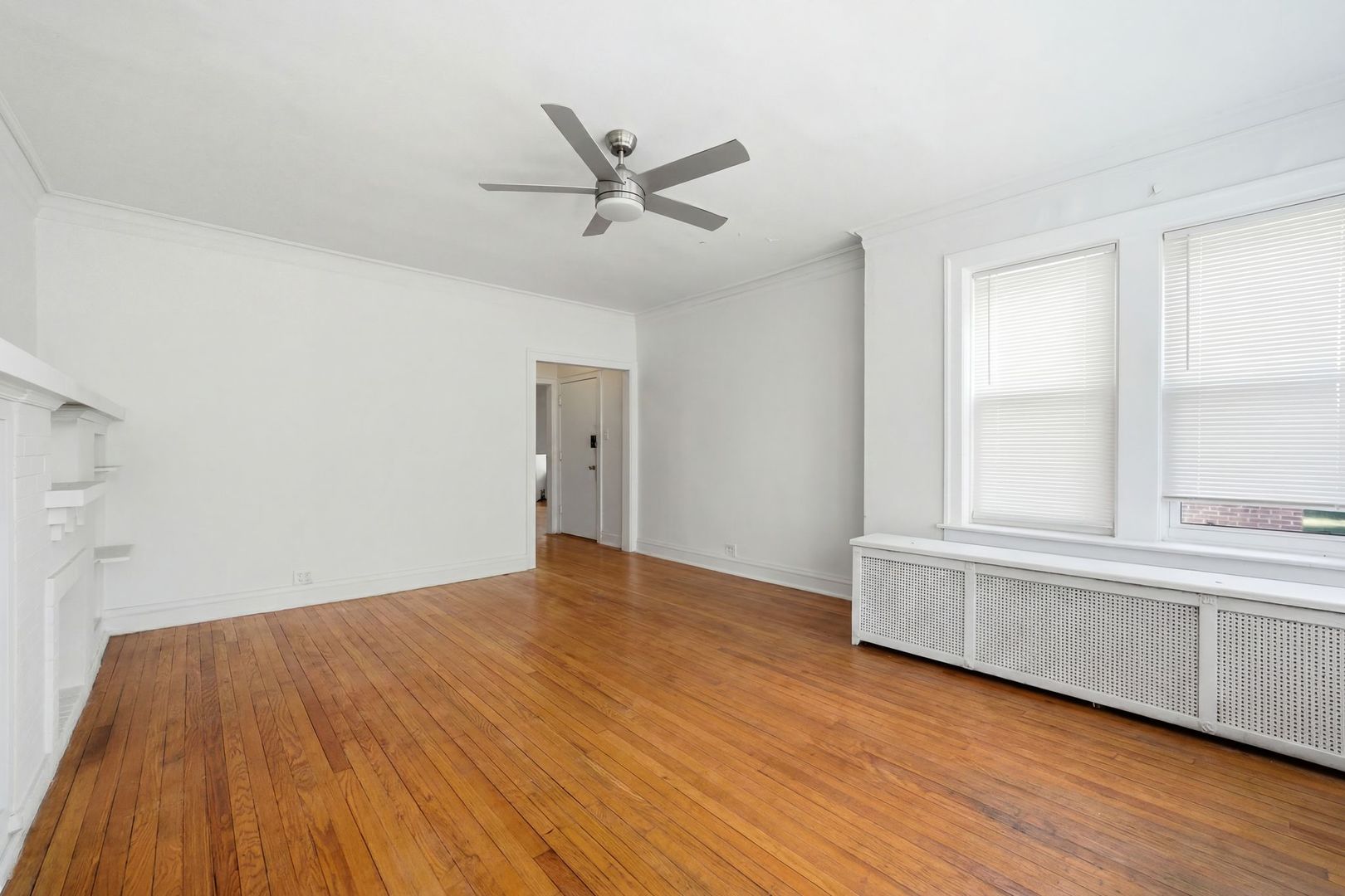 7806 S Cregier Avenue Property Photo 4