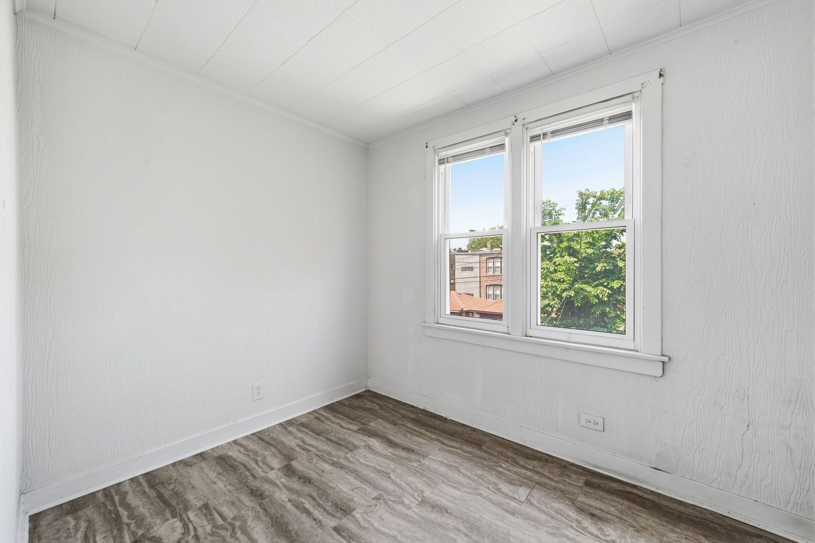 7806 S Cregier Avenue Property Photo 14