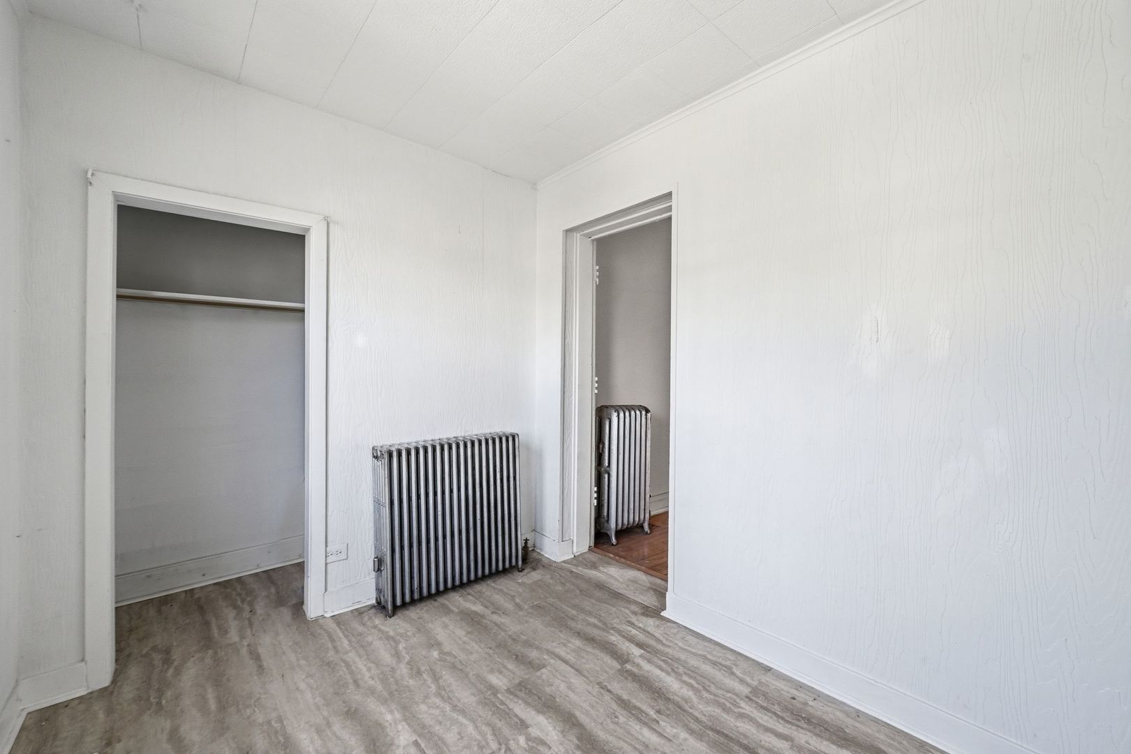 7806 S Cregier Avenue Property Photo 15