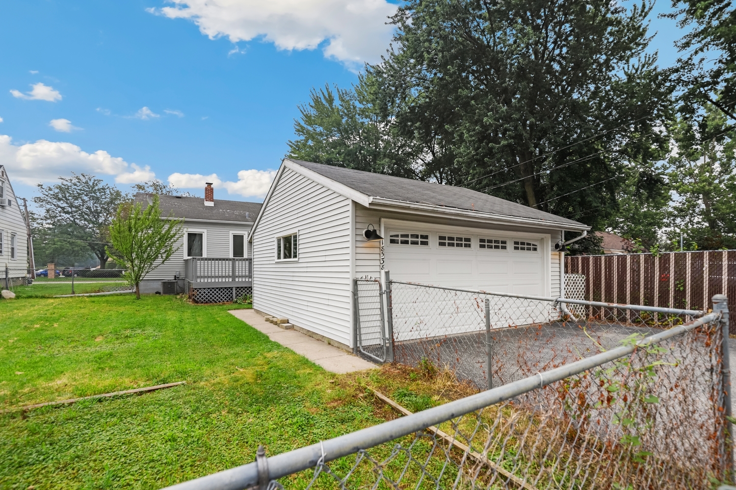18538 Wentworth Avenue Property Photo 31