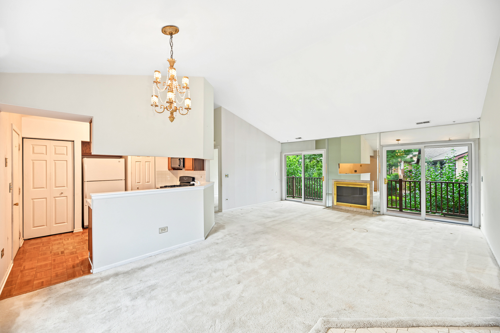 372 Sandhurst Circle 3 Property Photo 2