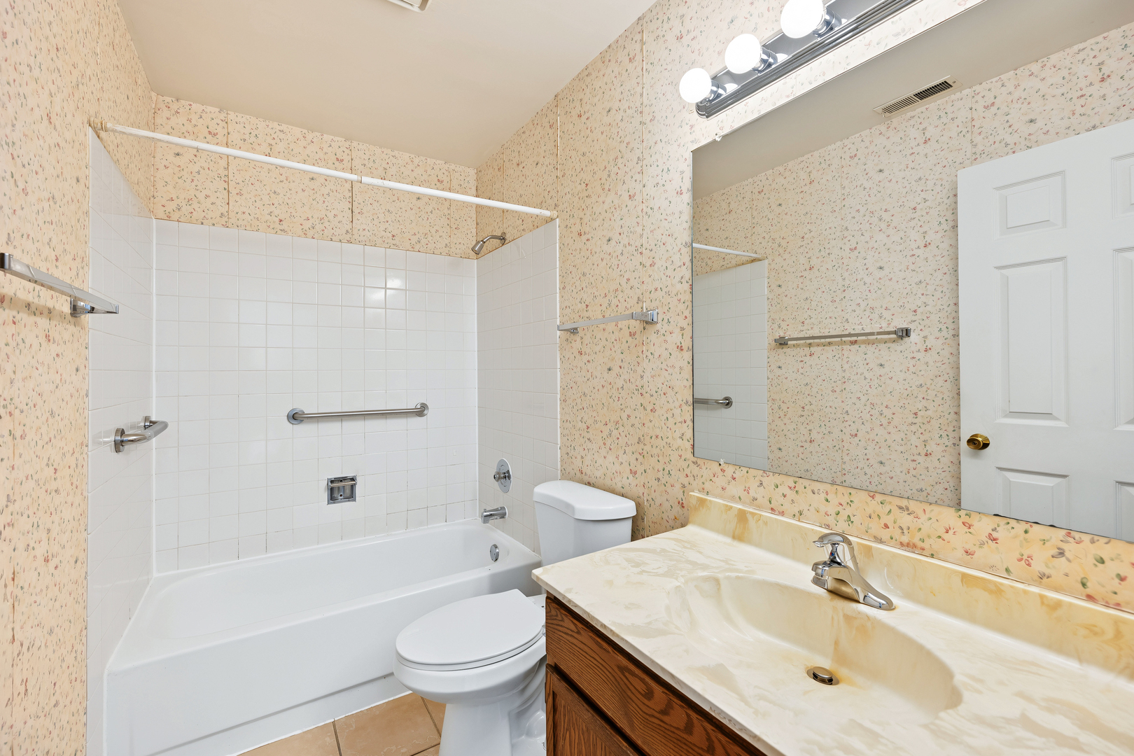 372 Sandhurst Circle 3 Property Photo 10