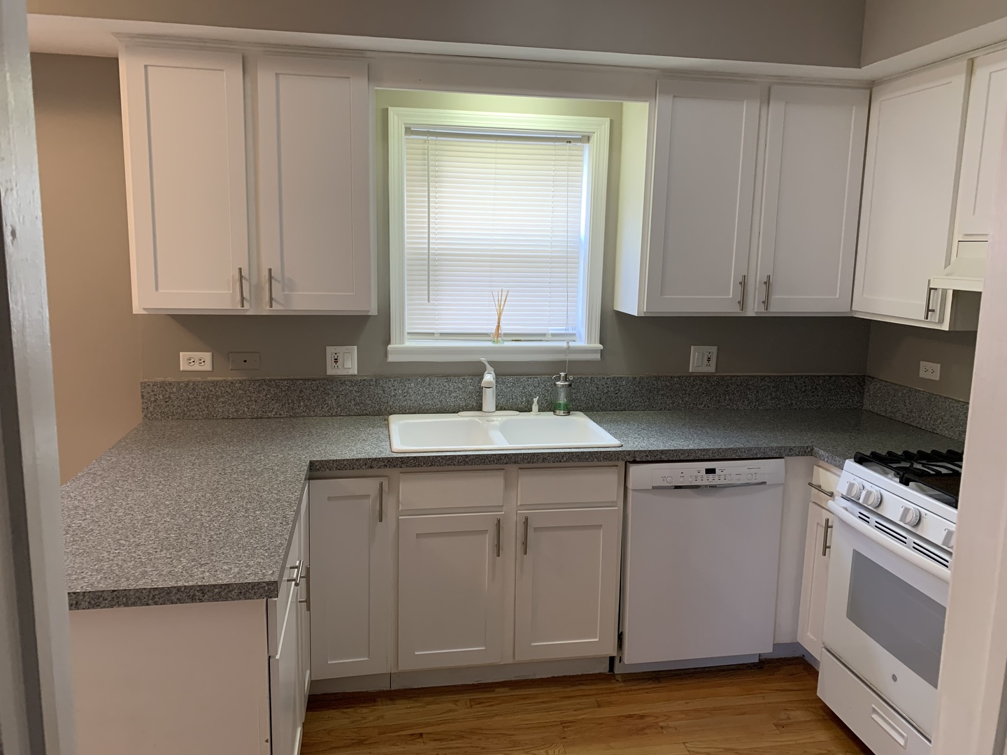 2316 W Diversey Avenue 2 Property Photo 4
