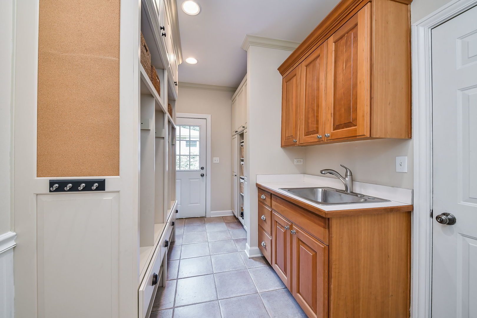 1028 Shady Lane Property Photo 25
