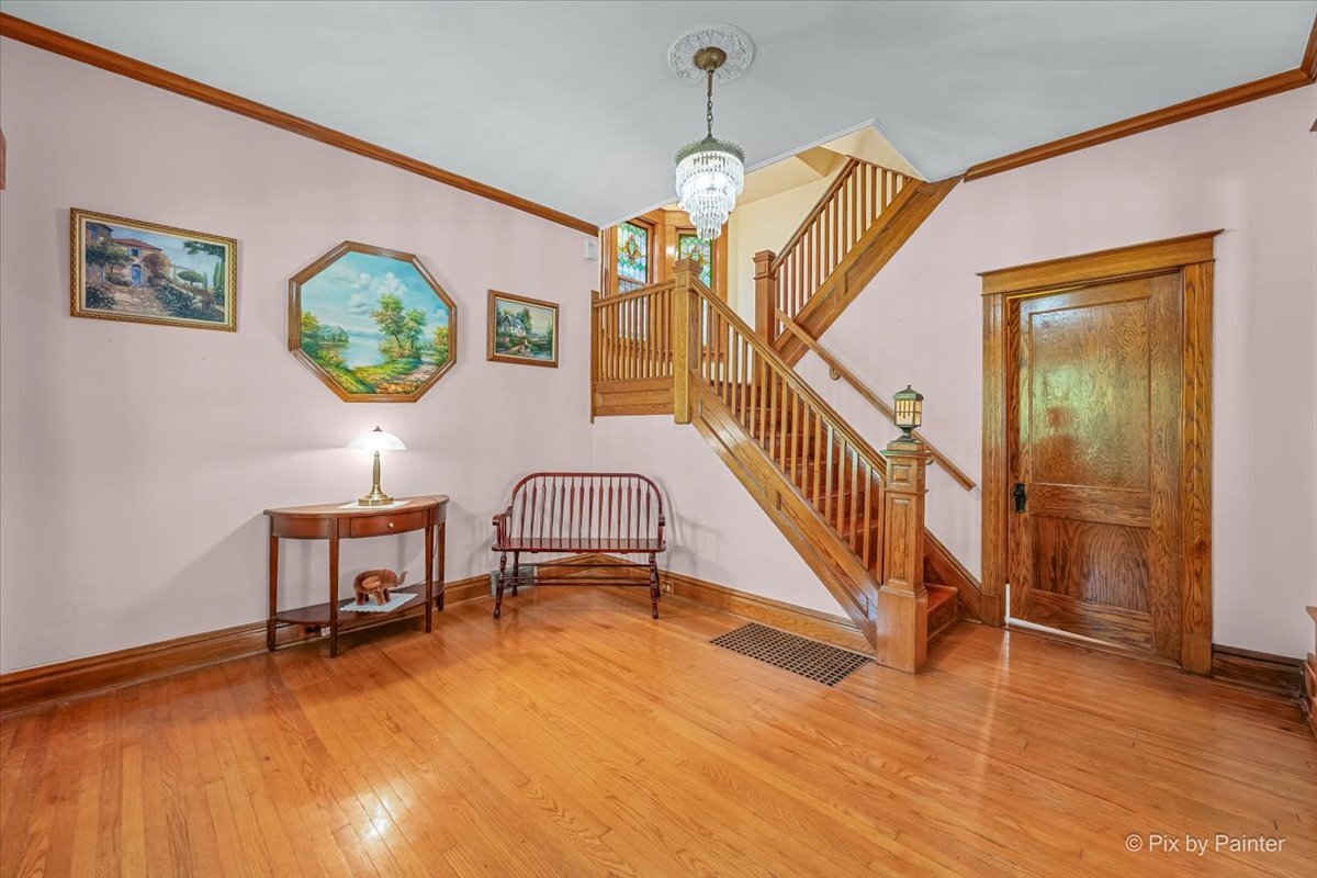 256 N Raynor Avenue Property Photo 4