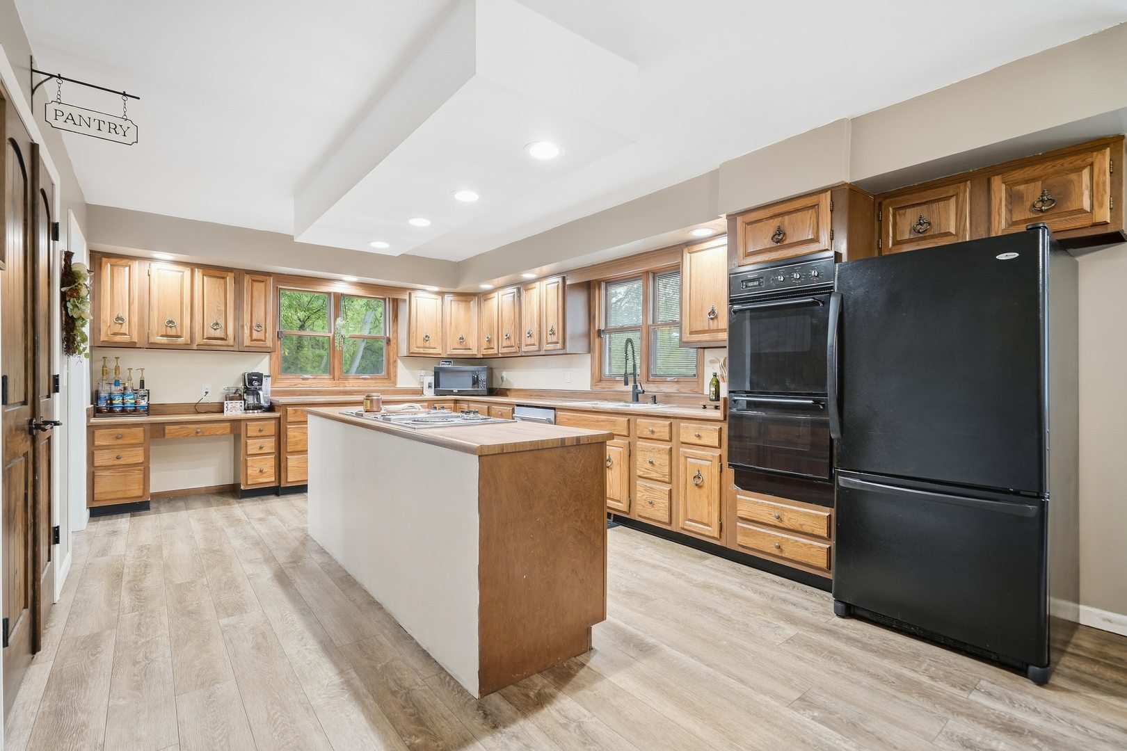 10001 35th Street Property Photo 4