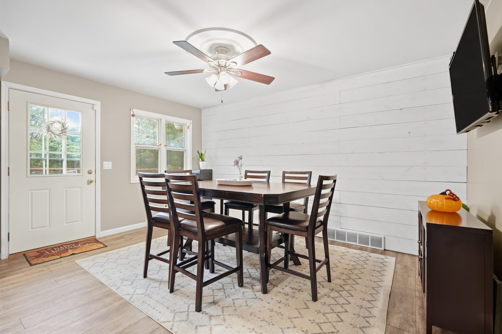 10001 35th Street Property Photo 7