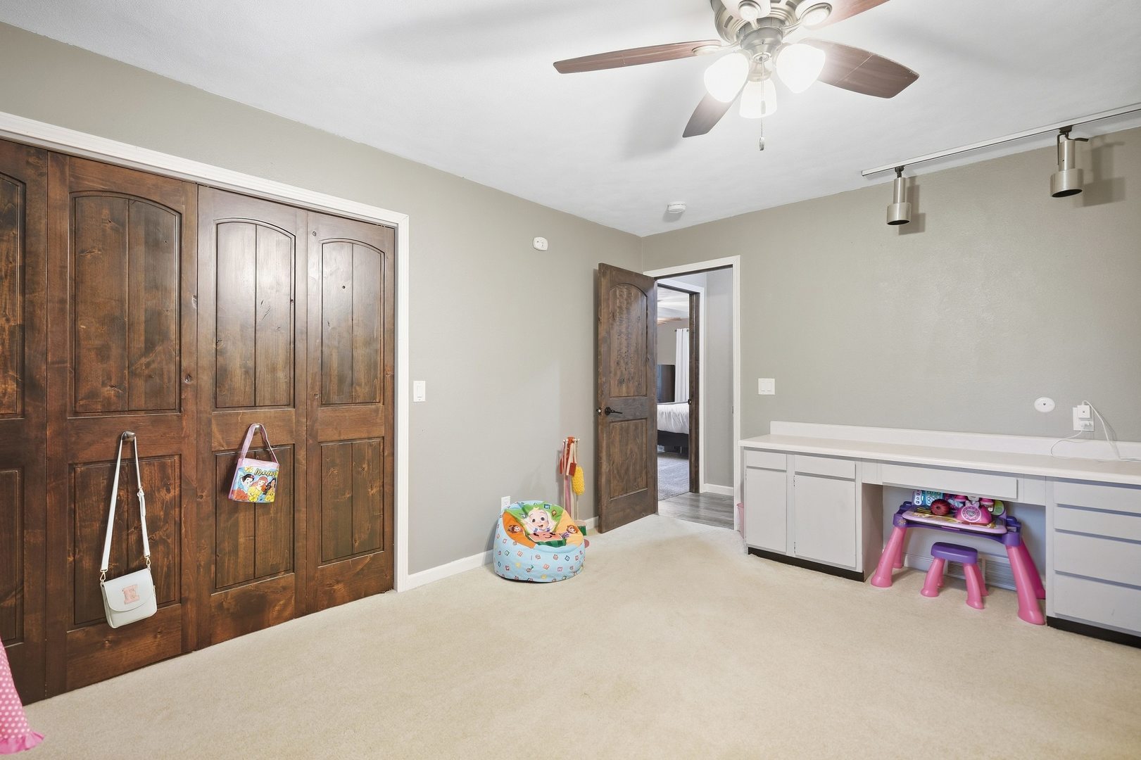 10001 35th Street Property Photo 18