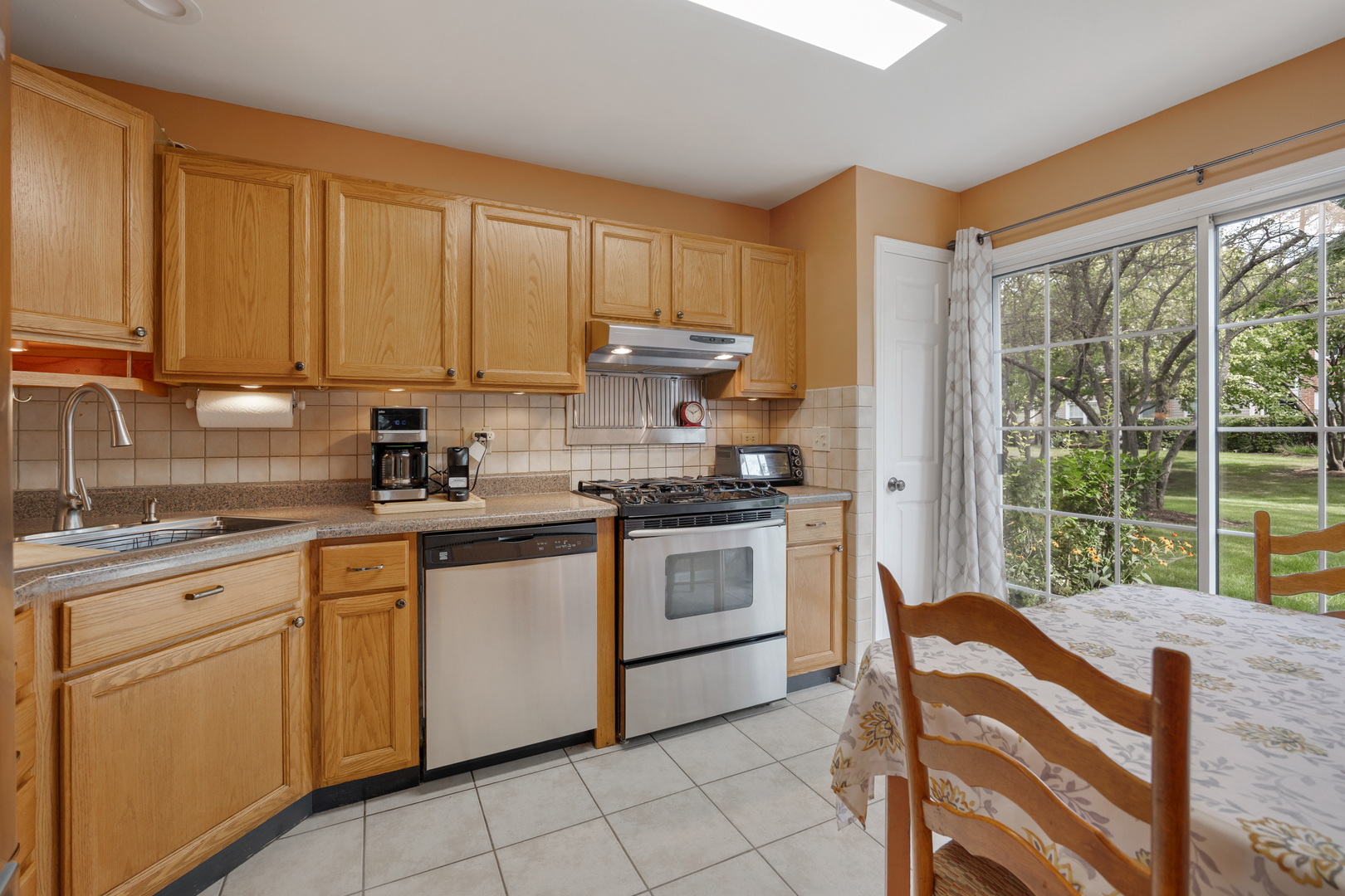 2920 Oak Court Property Photo 11