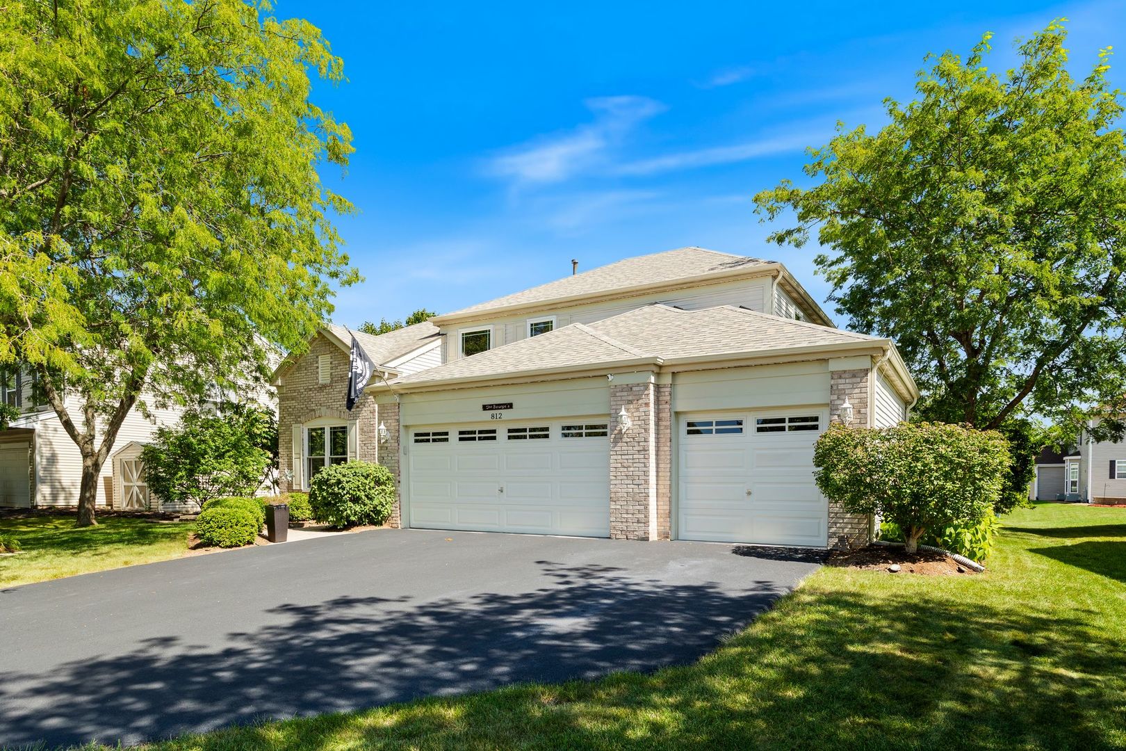 812 Honeysuckle Lane