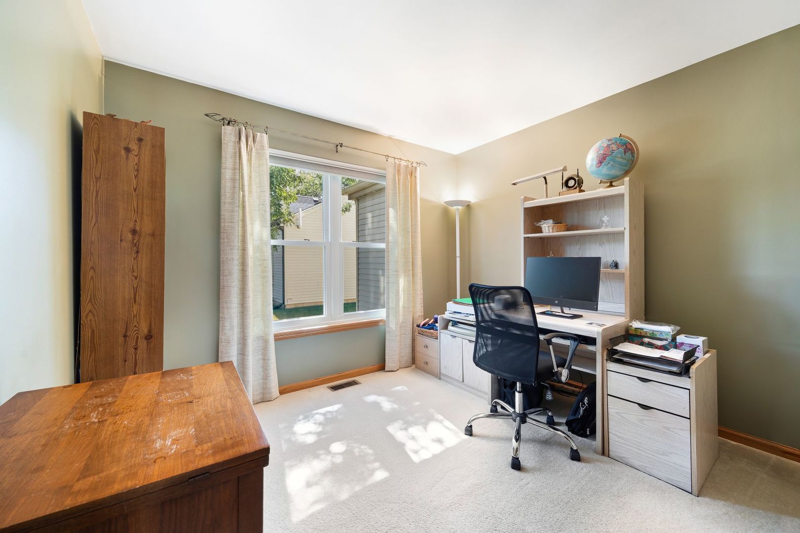 812 Honeysuckle Lane Property Photo 14