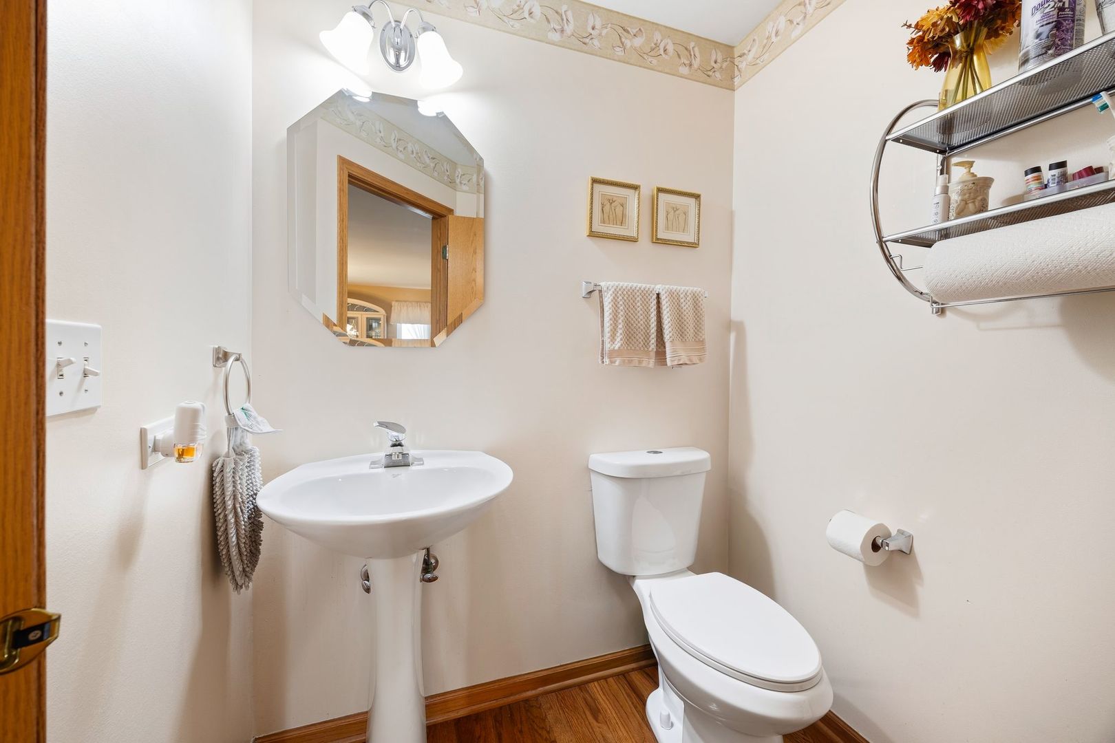 812 Honeysuckle Lane Property Photo 15