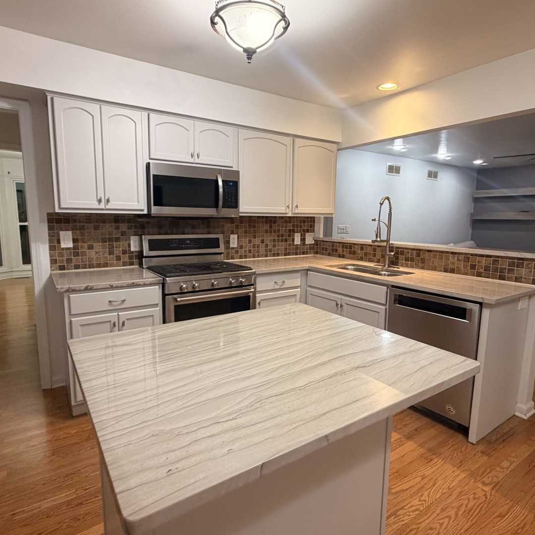 1127 Yorkshire Drive Property Photo 12
