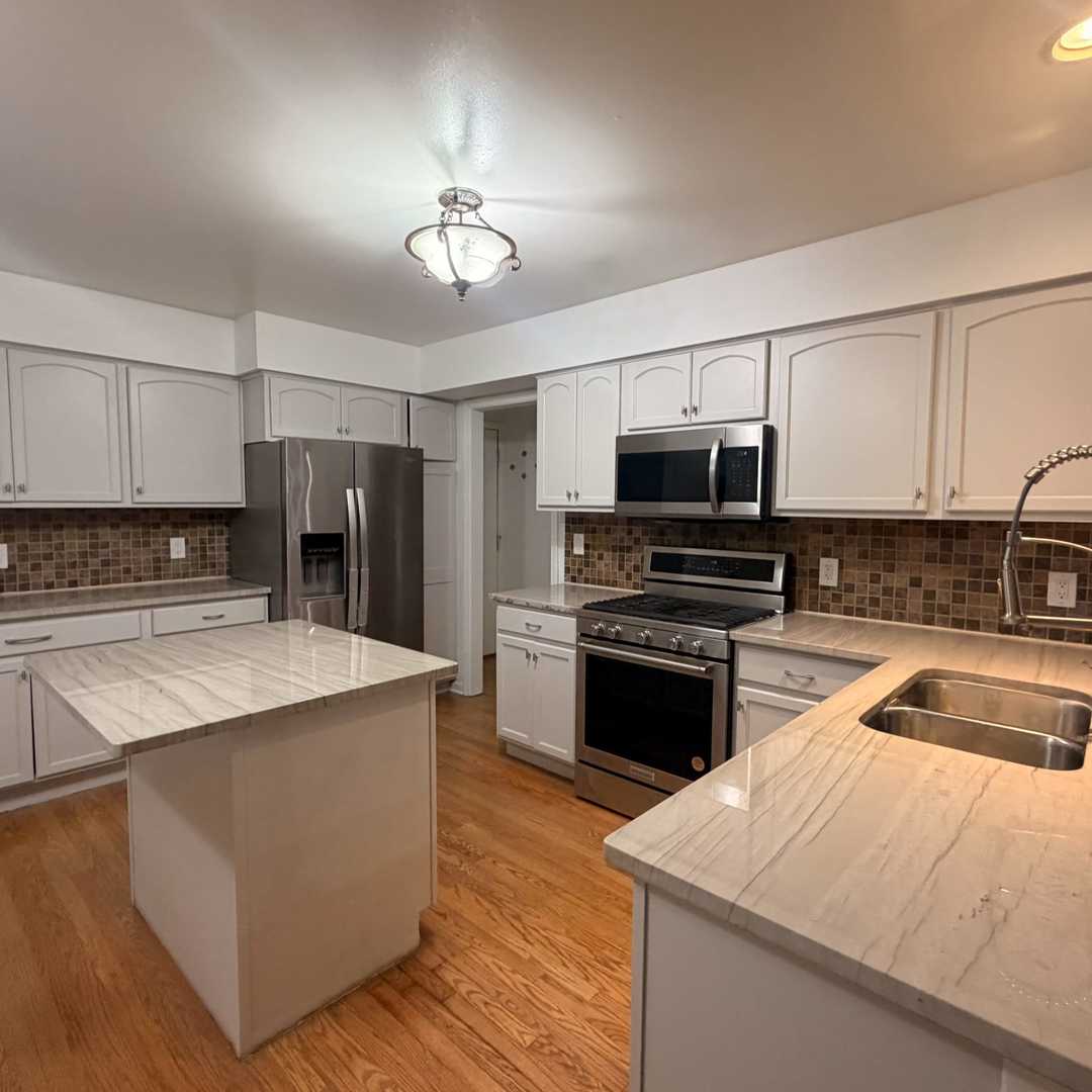 1127 Yorkshire Drive Property Photo 13