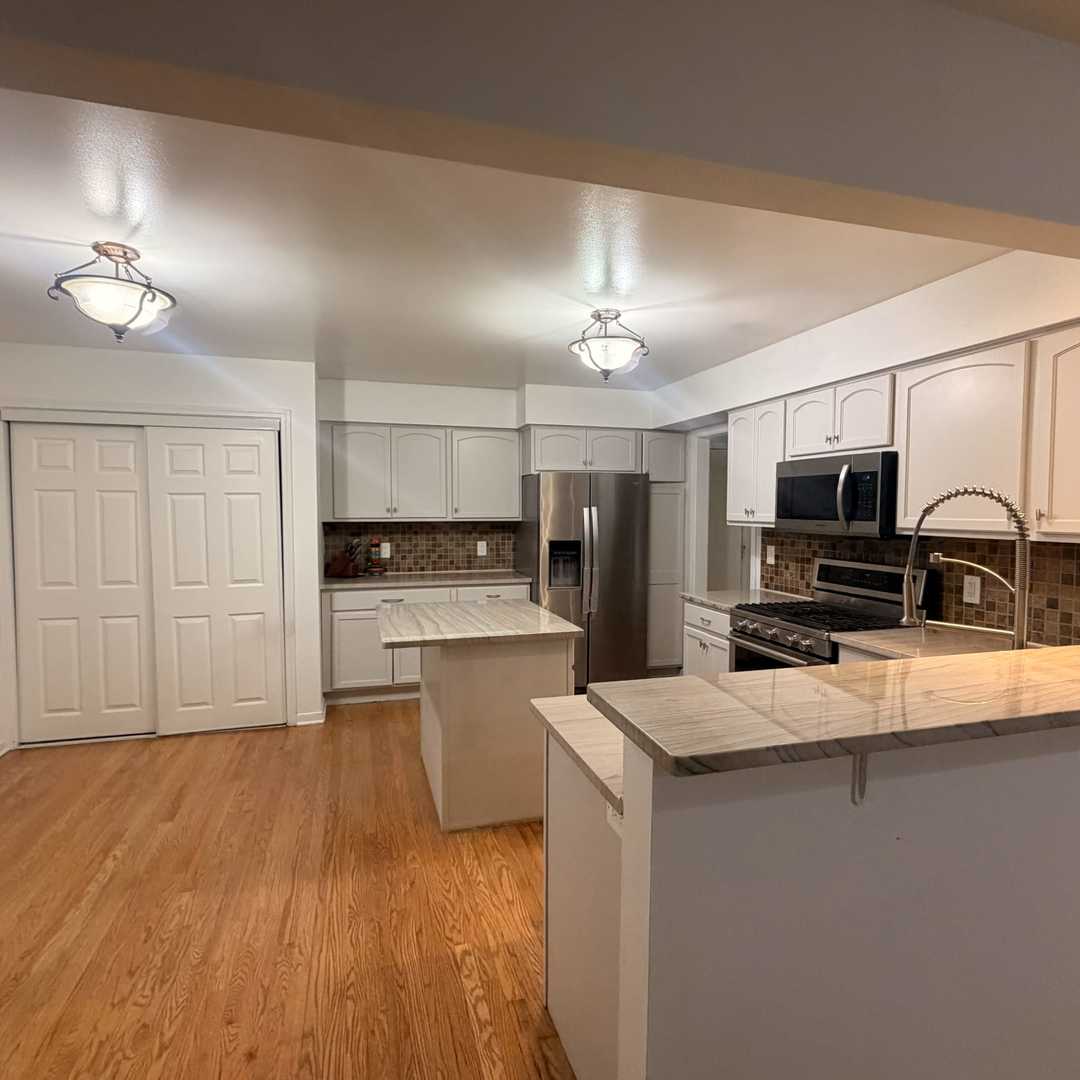 1127 Yorkshire Drive Property Photo 15