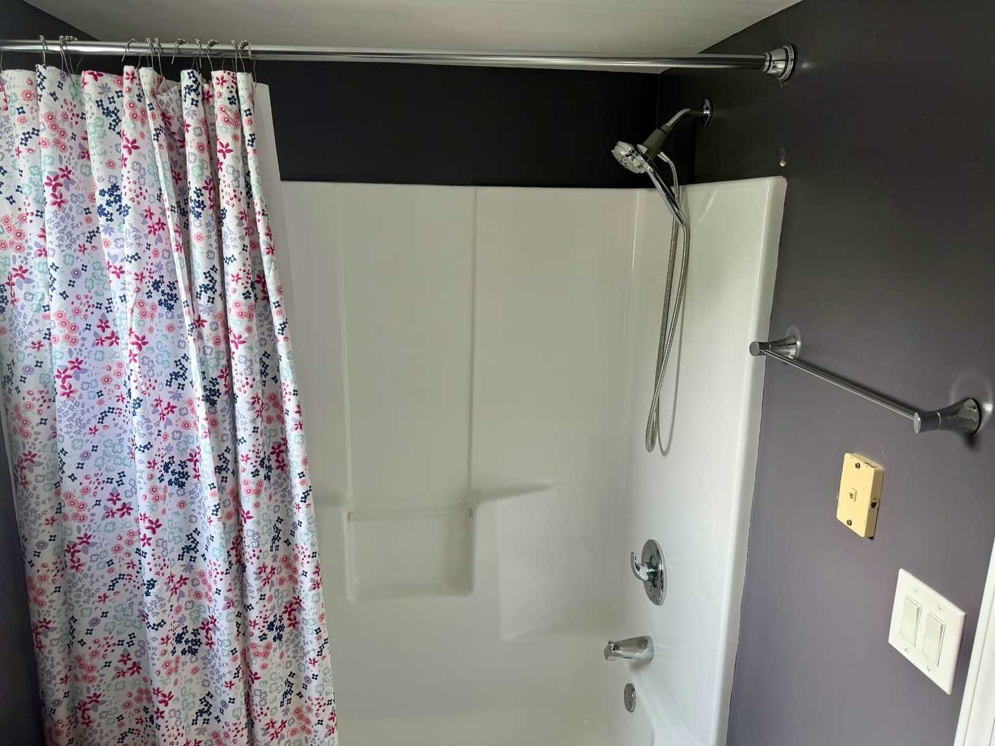 1127 Yorkshire Drive Property Photo 22