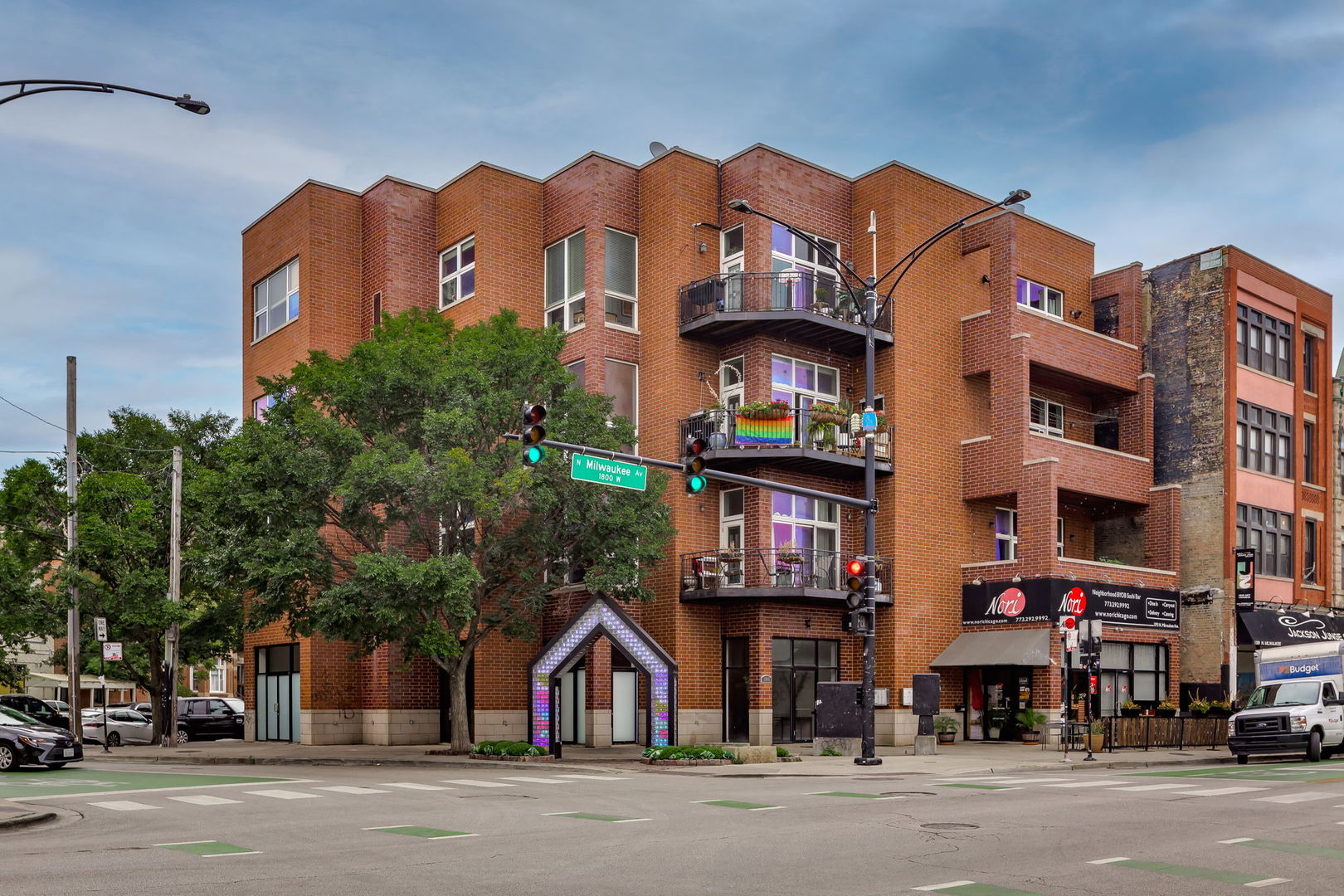 1395 N Milwaukee Avenue 3e Property Photo 1