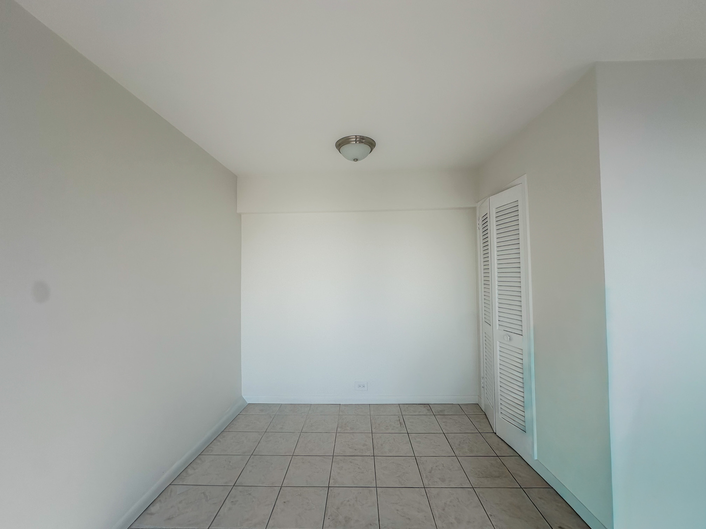 1255 N Sandburg Terrace 2403 Property Photo 12