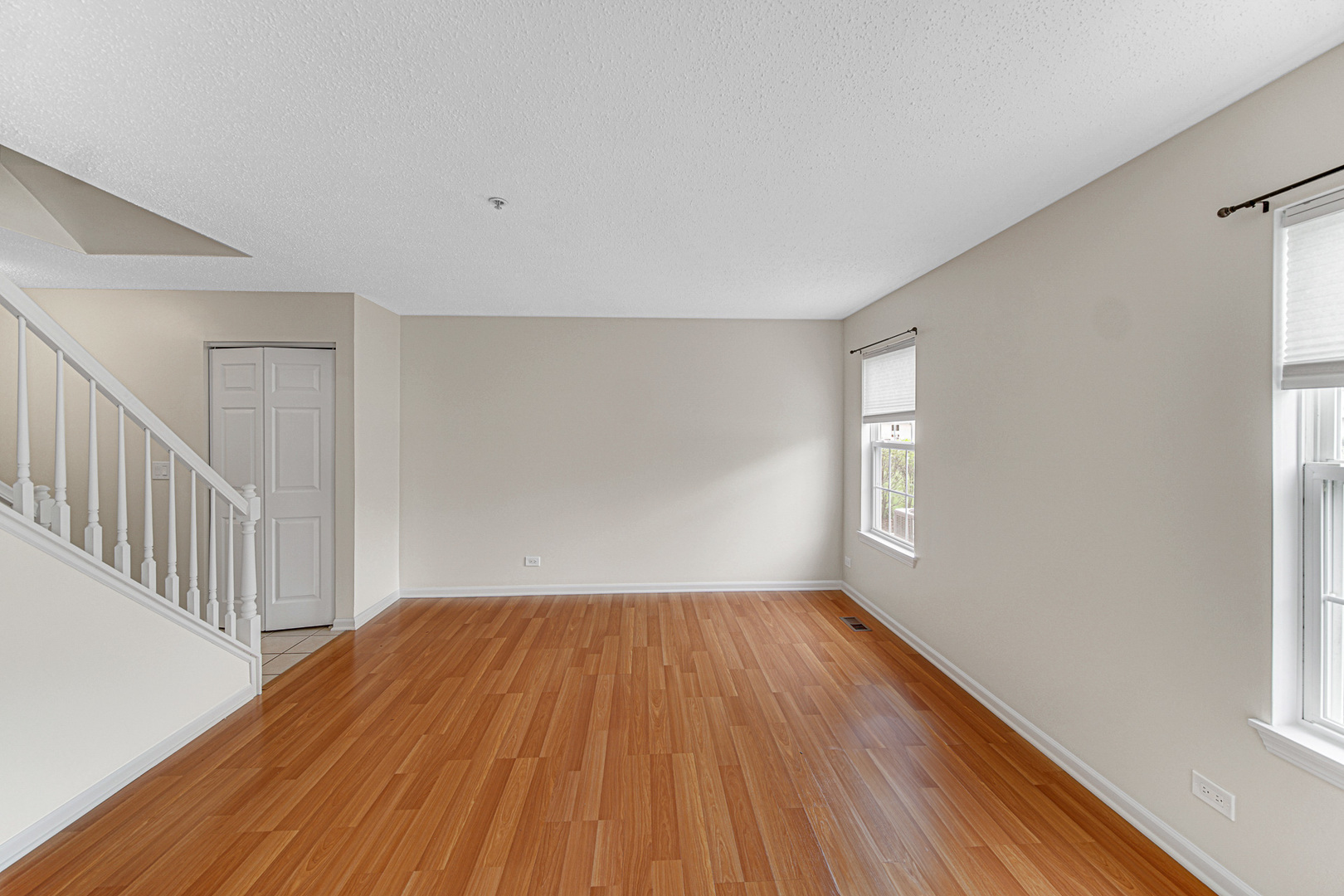 2588 Dickens Court Property Photo 5