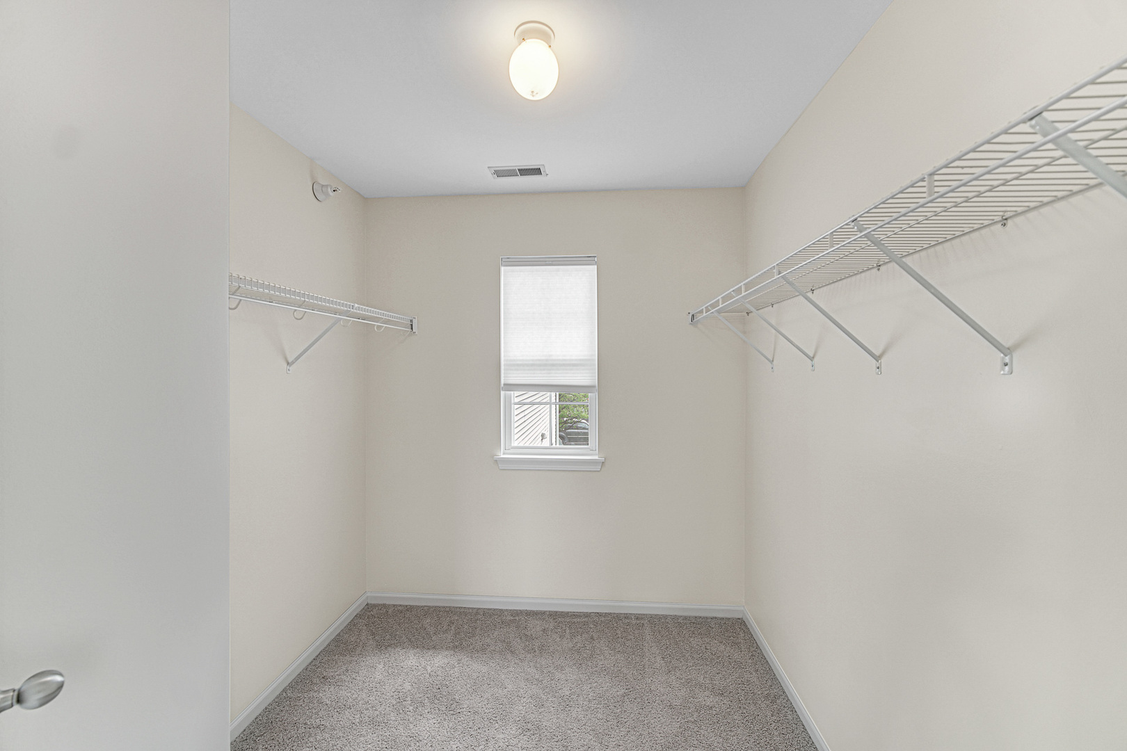2588 Dickens Court Property Photo 18