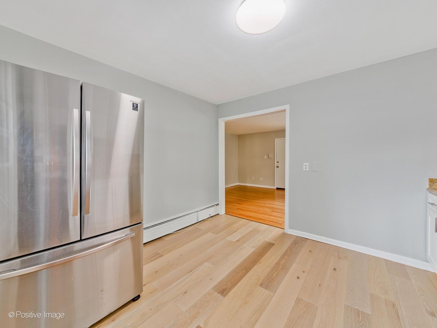 7021 N Ridge Boulevard 1e Property Photo 8