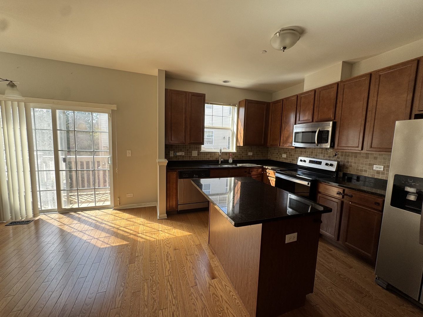 1238 Evergreen Avenue Property Photo 6