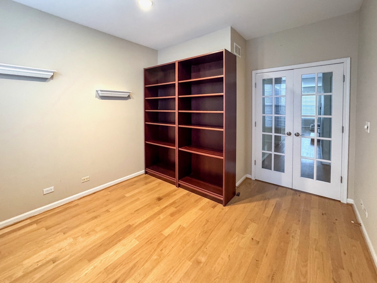687 E Lenox Lane Property Photo 15