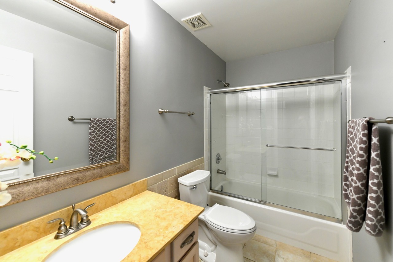 687 E Lenox Lane Property Photo 27