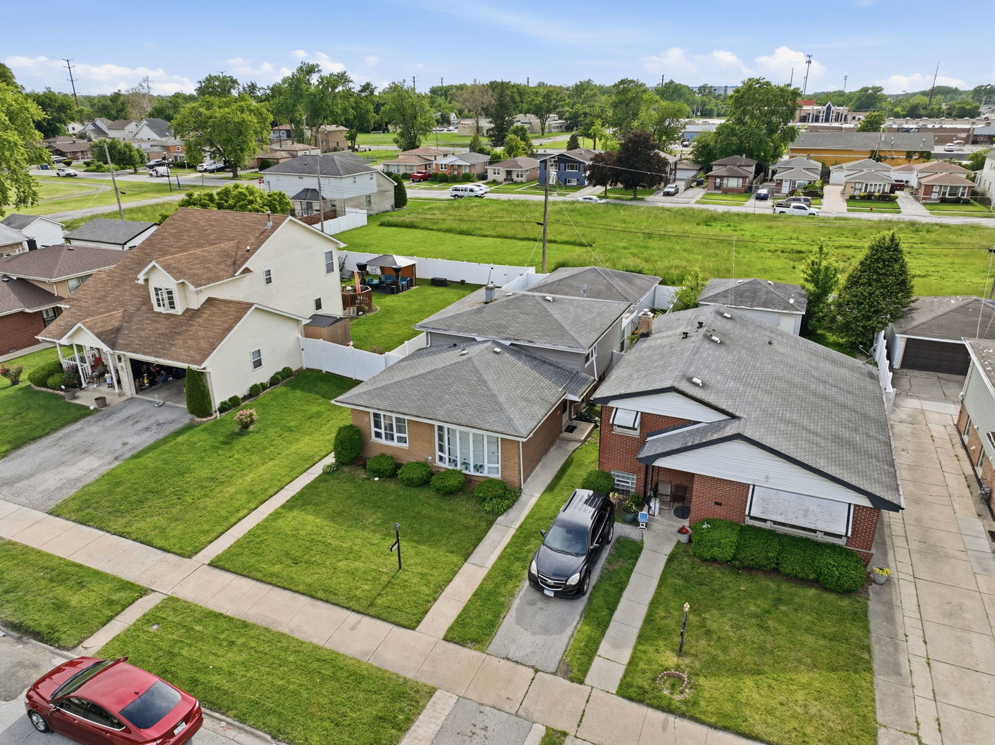 15930 Paulina Street Property Photo 4
