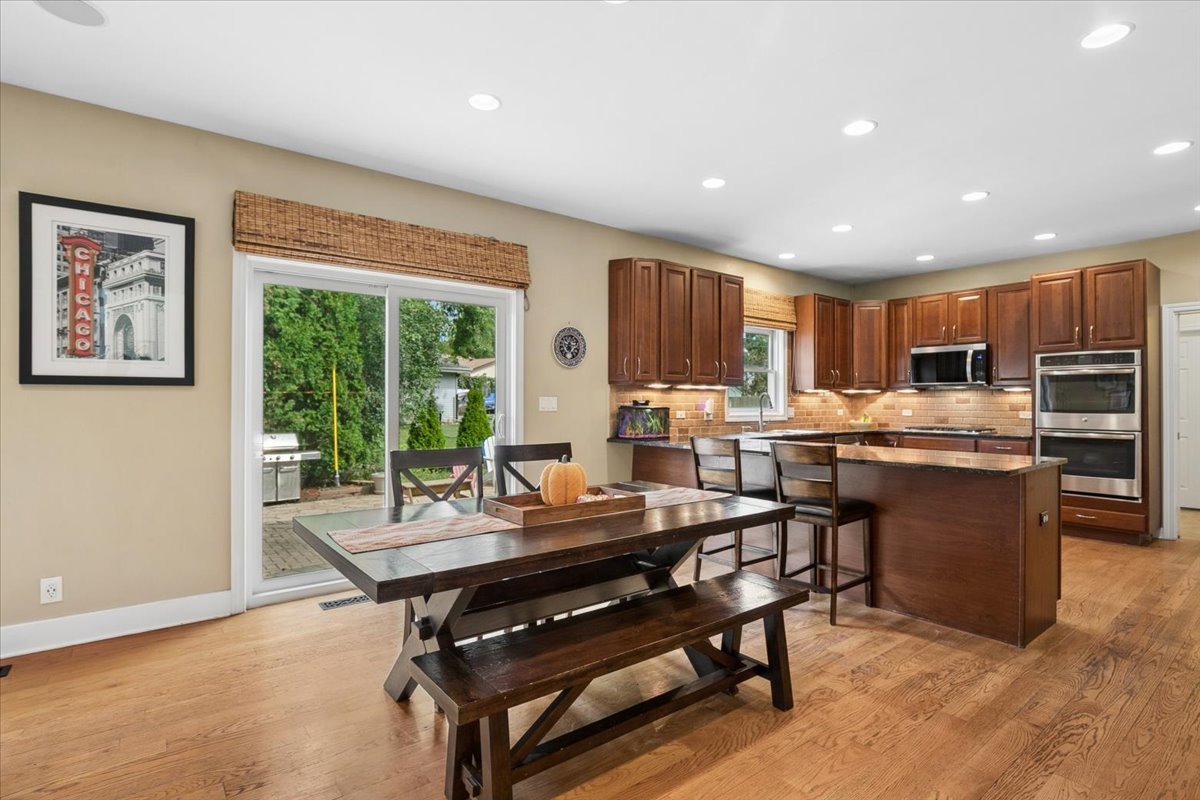 33147 N Lake Shore Drive Property Photo 6