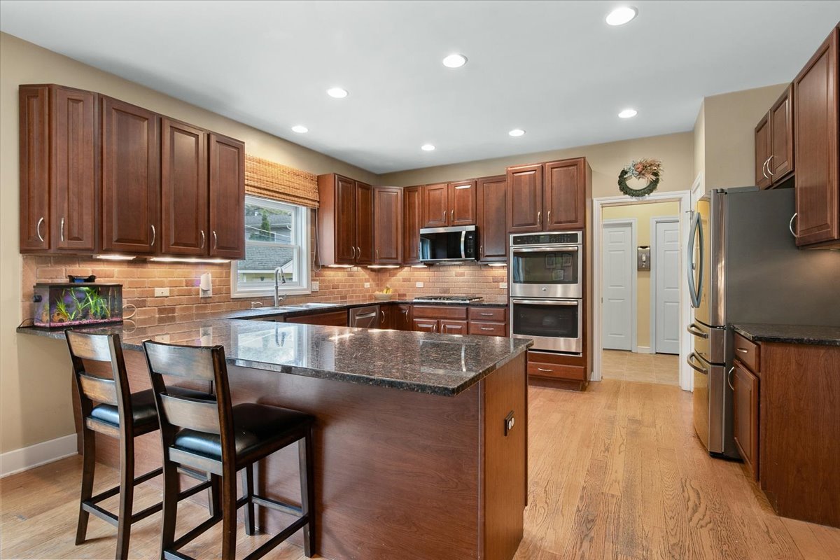 33147 N Lake Shore Drive Property Photo 7