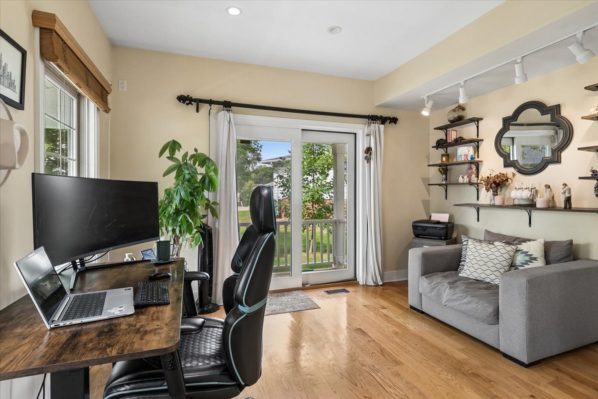 33147 N Lake Shore Drive Property Photo 10