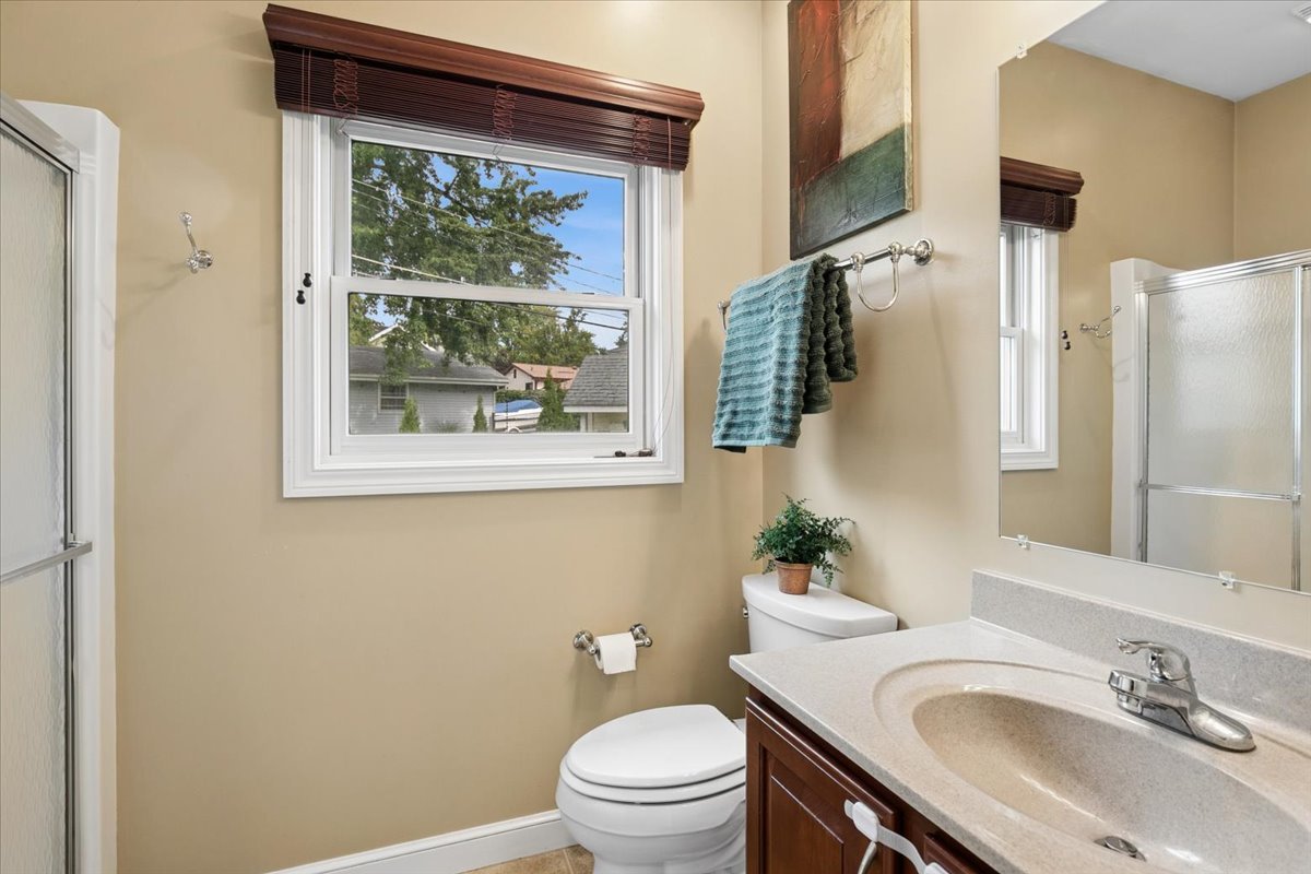 33147 N Lake Shore Drive Property Photo 12