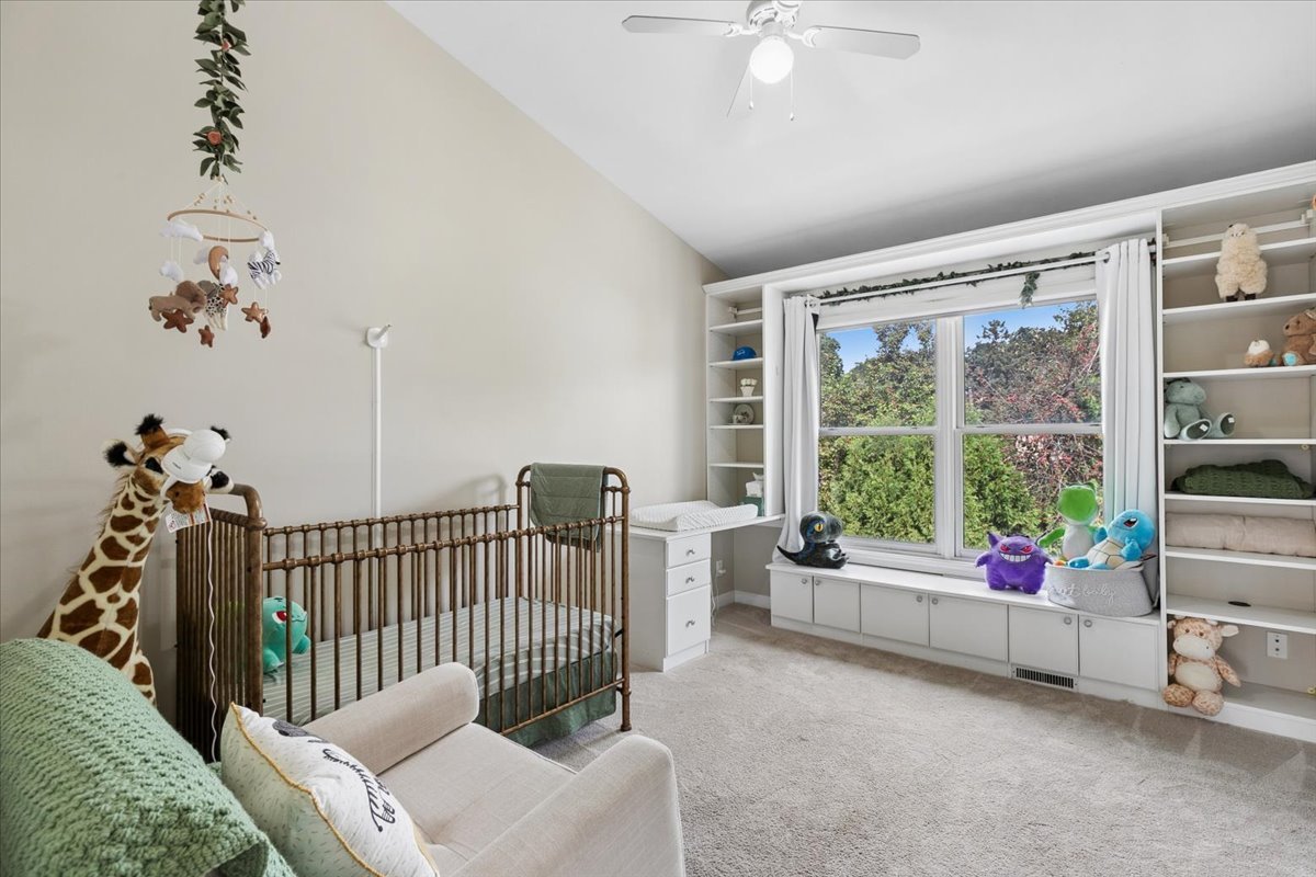 33147 N Lake Shore Drive Property Photo 16