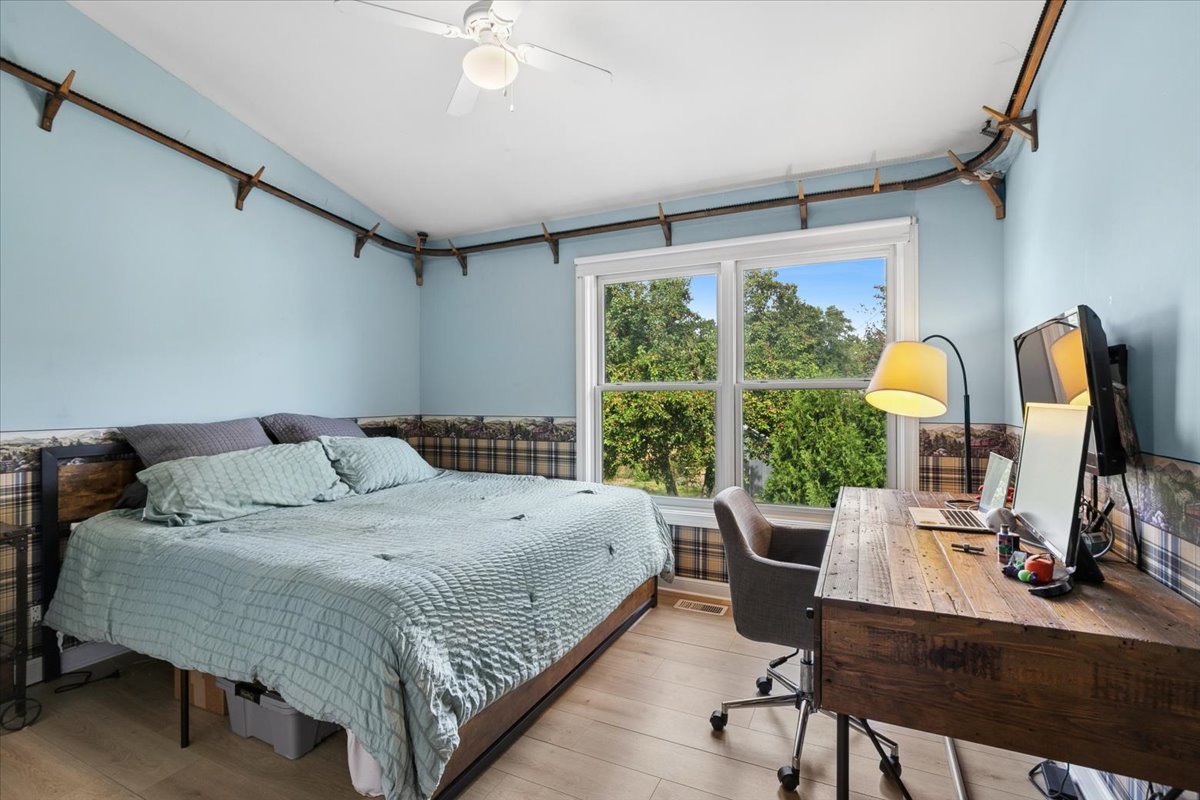 33147 N Lake Shore Drive Property Photo 17