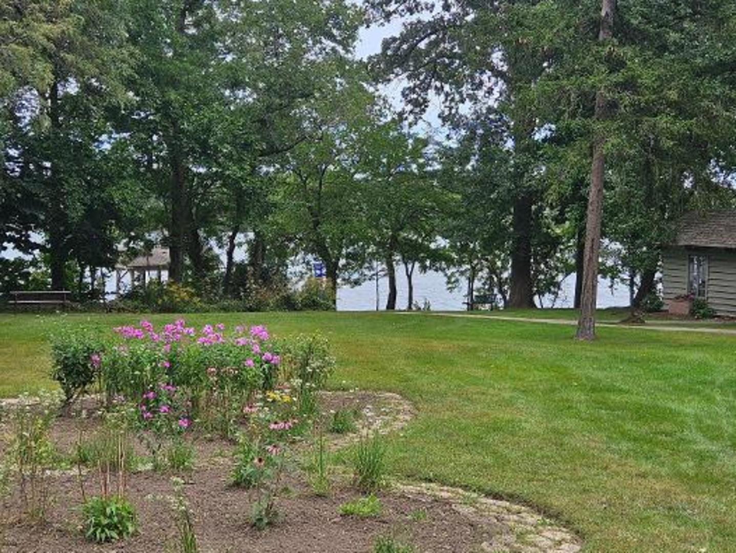 33147 N Lake Shore Drive Property Photo 36