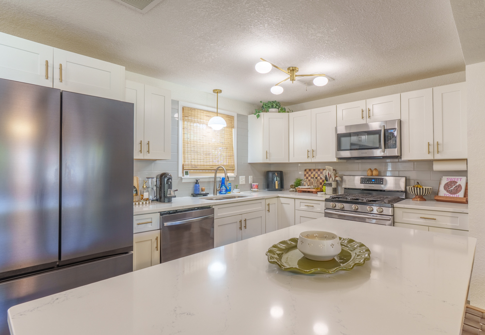 813 Apricot Avenue Property Photo 8