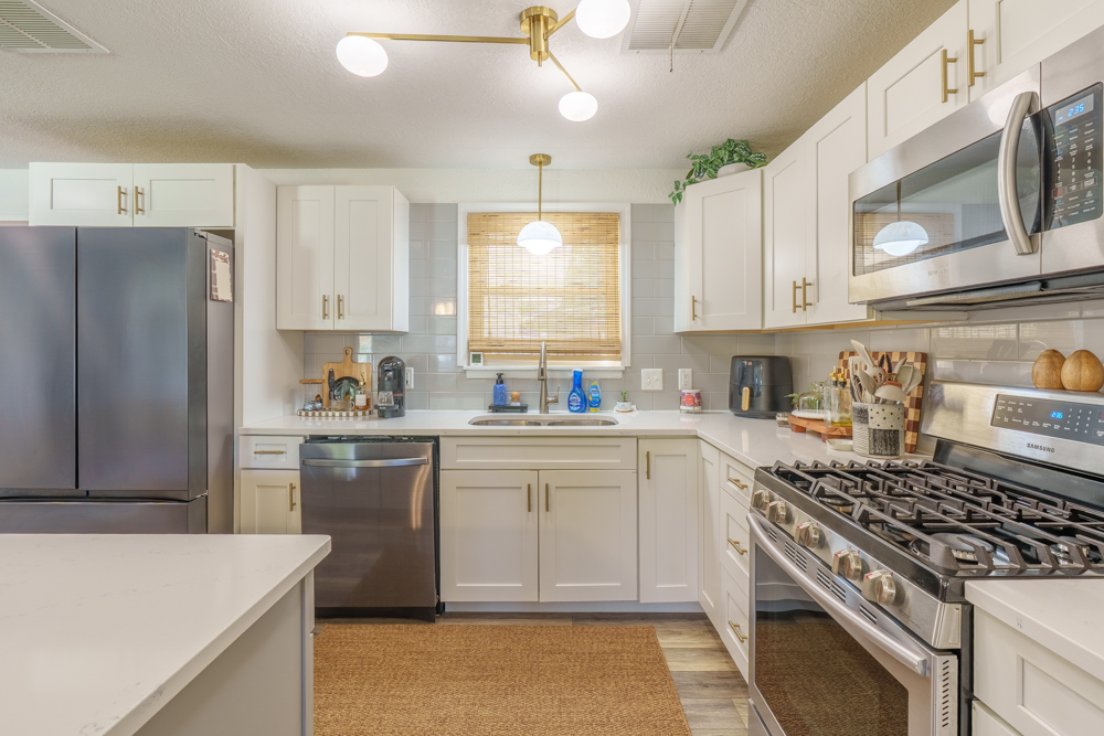813 Apricot Avenue Property Photo 9