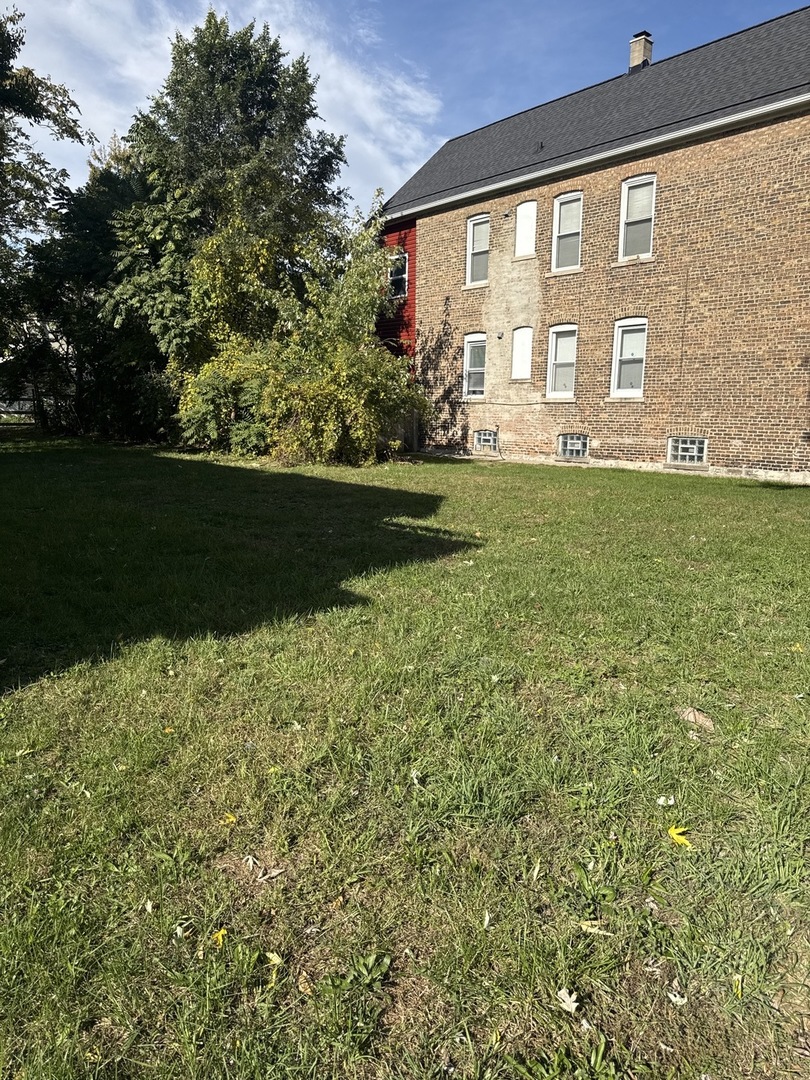 12242 S Wallace Street Property Photo 3