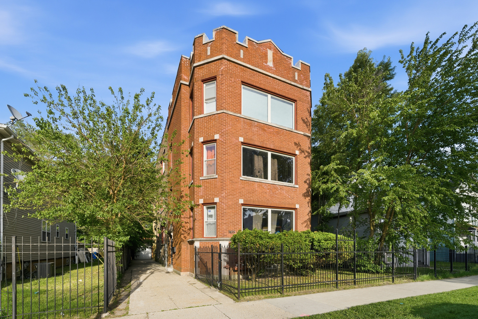 7435 S Euclid Avenue 1 Property Photo 1