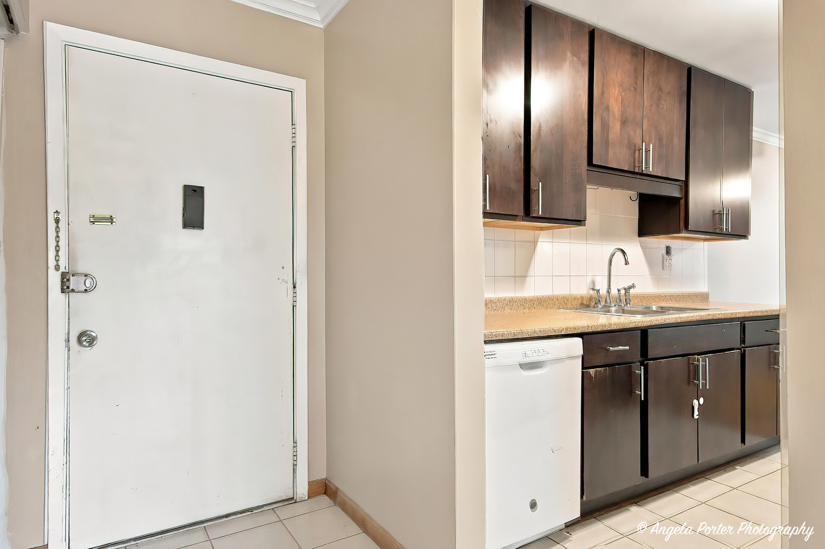 8970 N Parkside Avenue 406 Property Photo 5