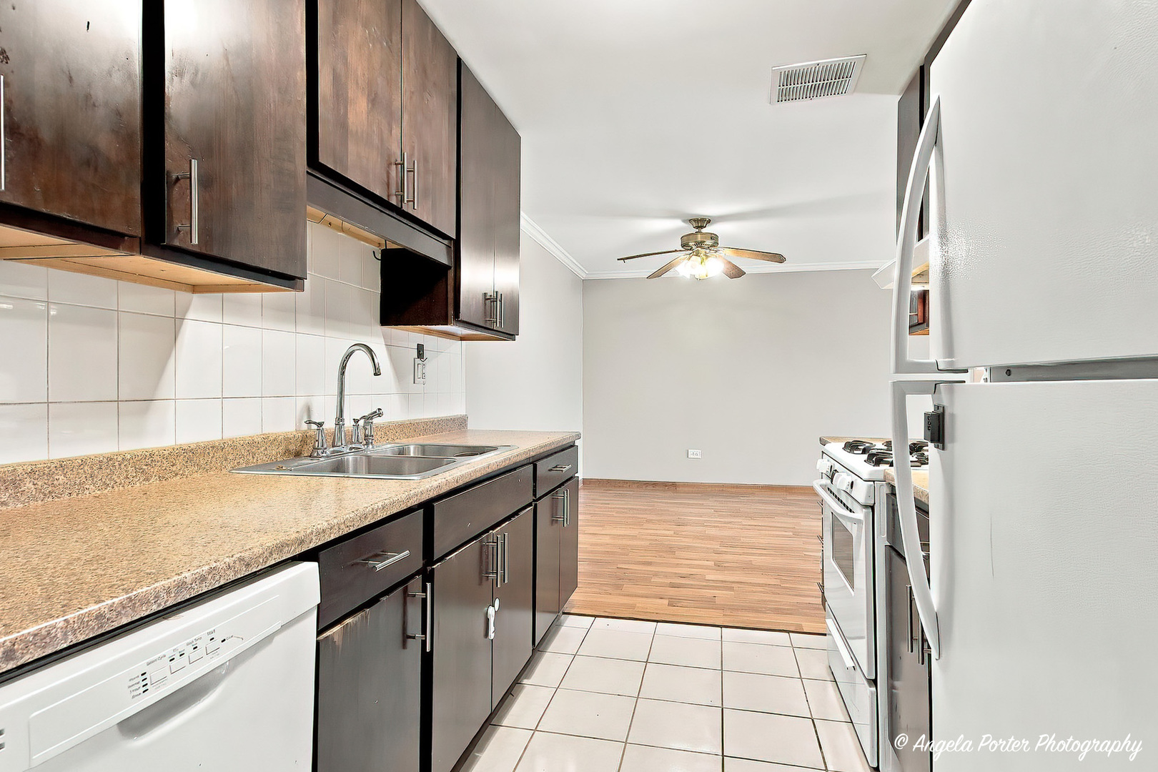 8970 N Parkside Avenue 406 Property Photo 8
