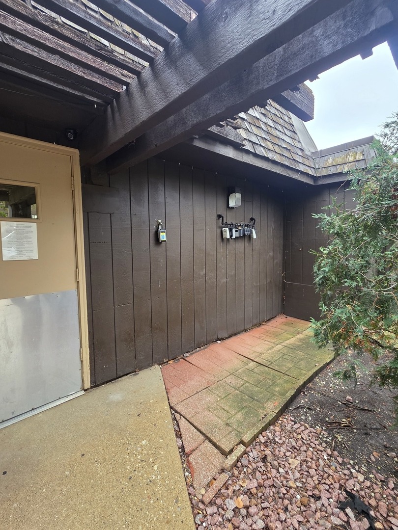 8970 N Parkside Avenue 406 Property Photo 24