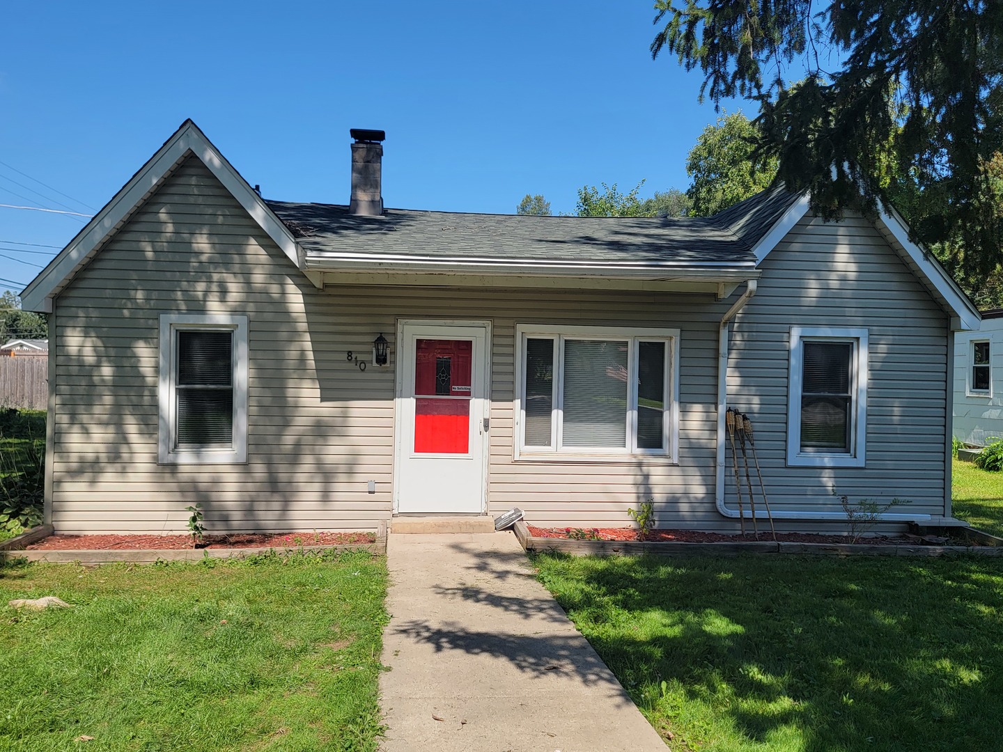 810 Southside Avenue Property Photo 1